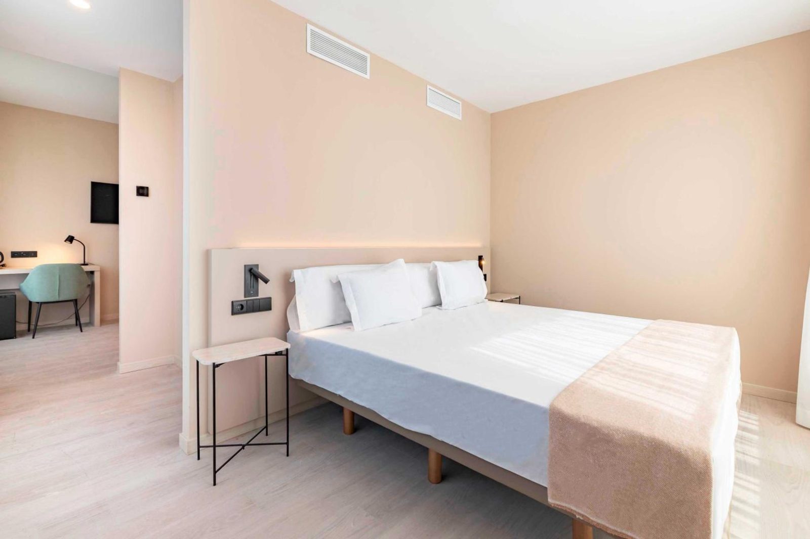 HQ Arena Hotel — photo 4